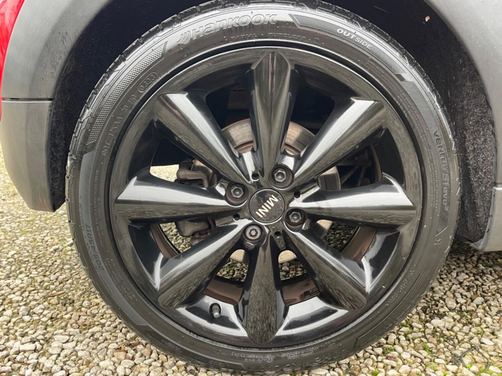 MINI HATCH