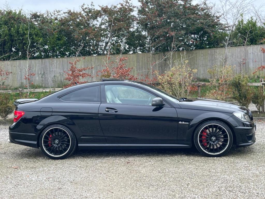 View MERCEDES-BENZ C CLASS 6.3 C63 V8 AMG Edition 125