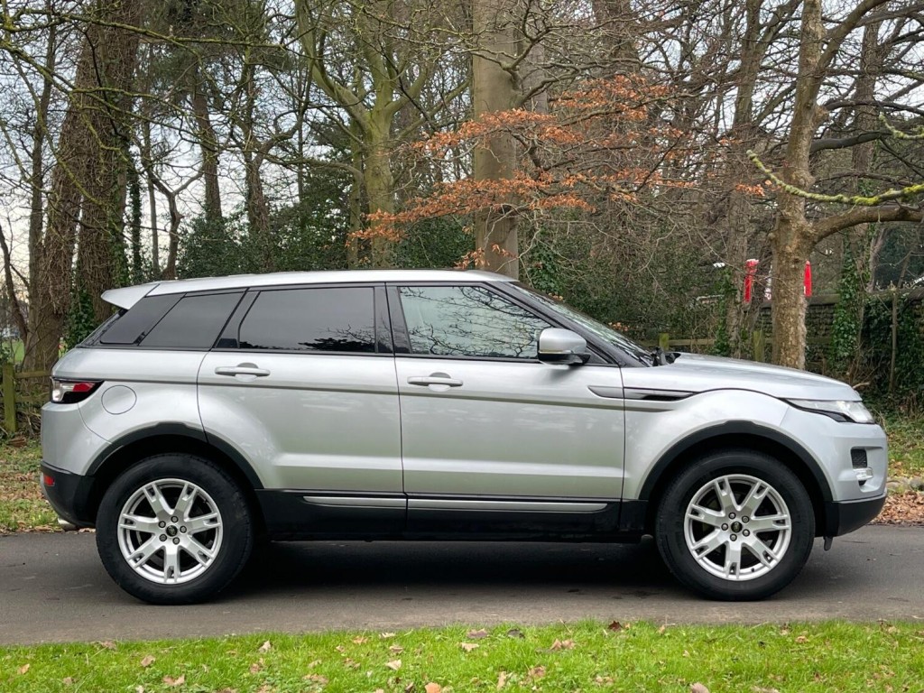 View LAND ROVER RANGE ROVER EVOQUE 2.2 SD4 Pure