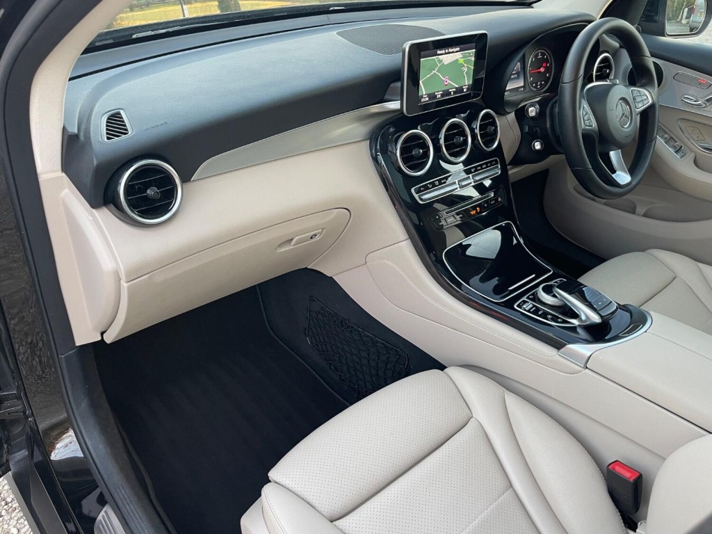 MERCEDES-BENZ GLC