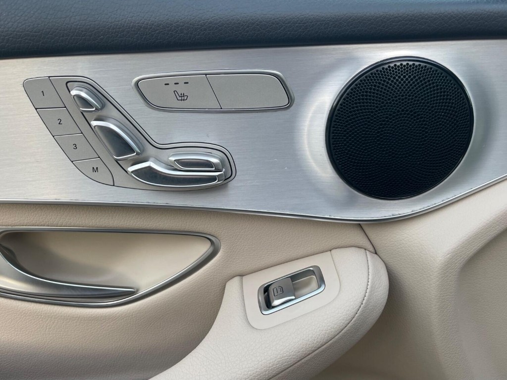 MERCEDES-BENZ GLC