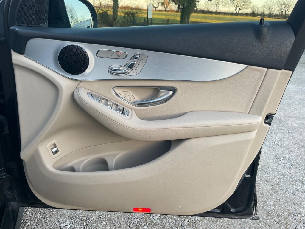 MERCEDES-BENZ GLC