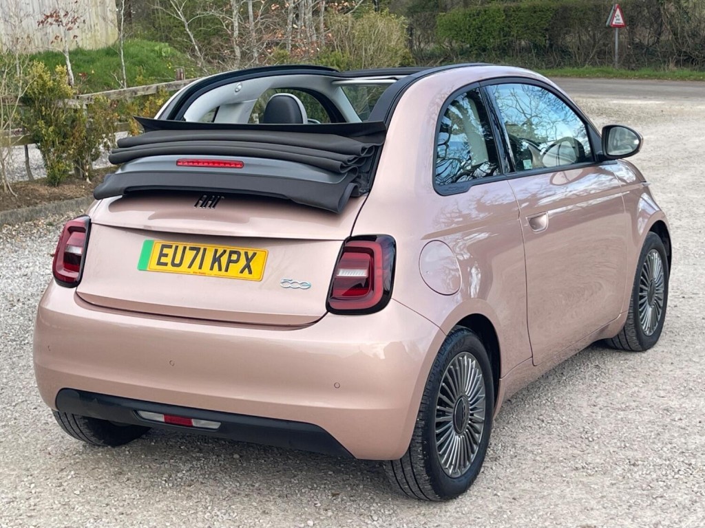 View FIAT 500E 42kw 118hp Electric Icon Convertible