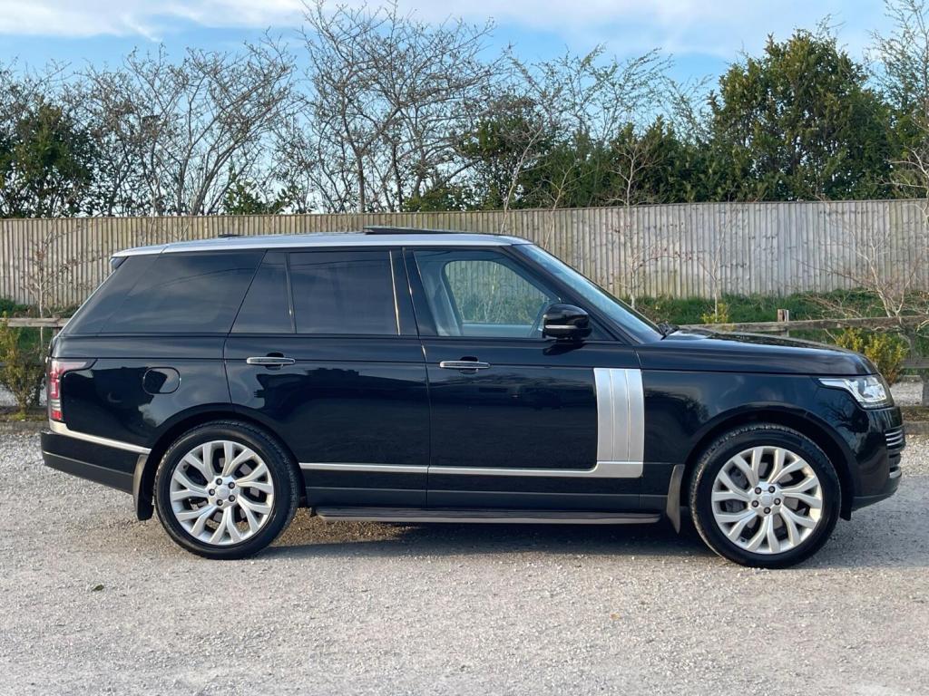 View LAND ROVER RANGE ROVER 4.4 SD V8 Vogue SE