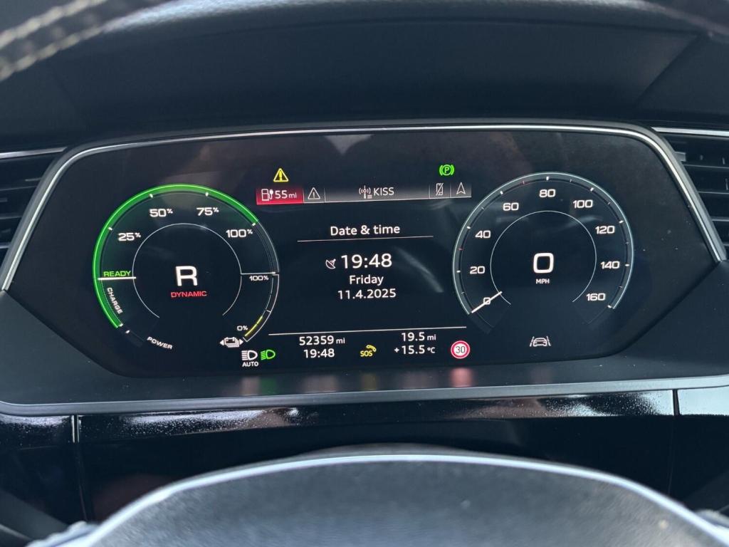 AUDI E-TRON