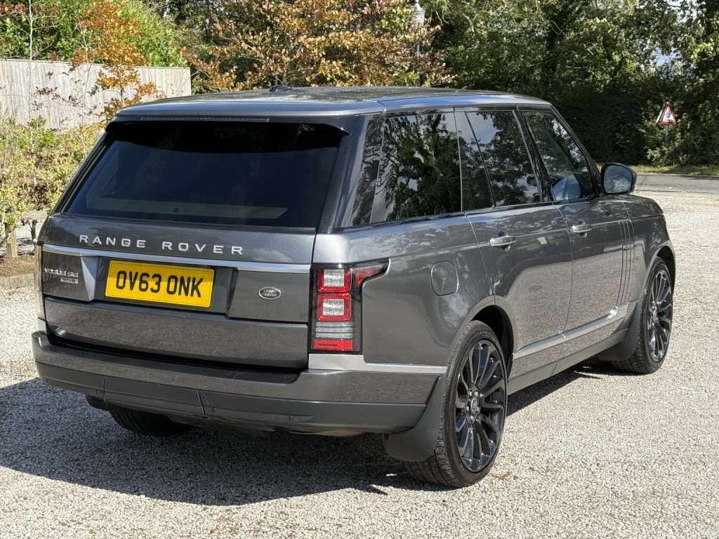 View LAND ROVER RANGE ROVER 4.4 SD V8 Vogue SE