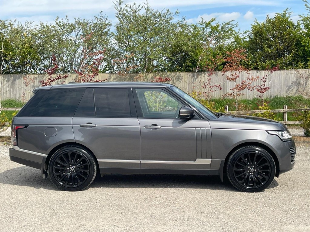 View LAND ROVER RANGE ROVER 4.4 SD V8 Vogue SE