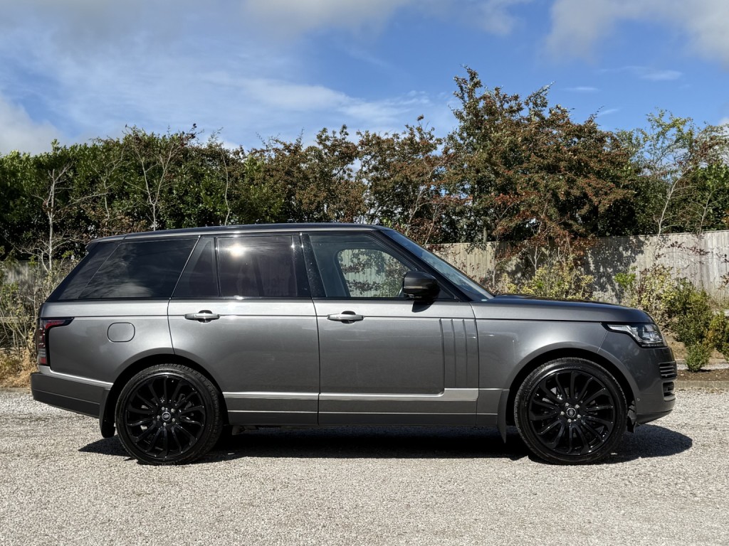View LAND ROVER RANGE ROVER 4.4 SD V8 Vogue SE