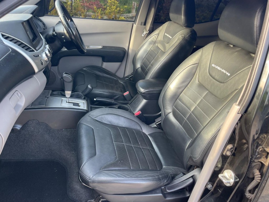 MITSUBISHI L200