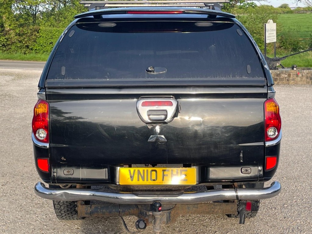 MITSUBISHI L200