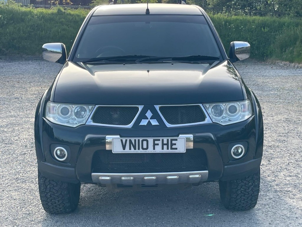 MITSUBISHI L200