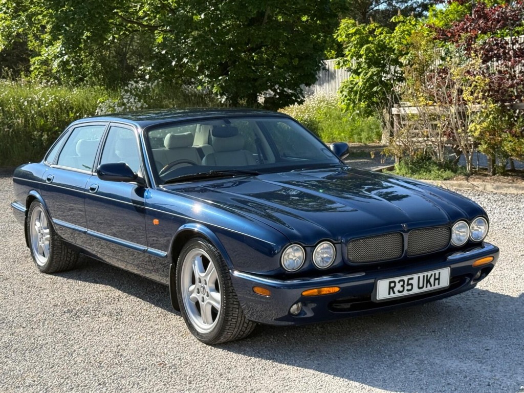 View JAGUAR XJR 4.0 V8