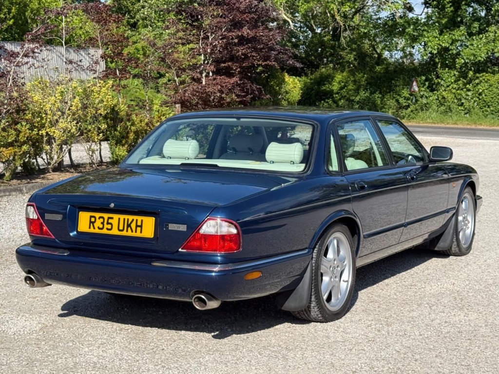 View JAGUAR XJR 4.0 V8