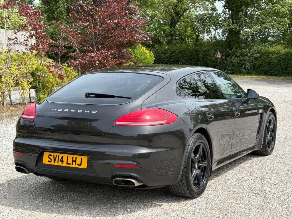 View PORSCHE PANAMERA 3.0 D V6