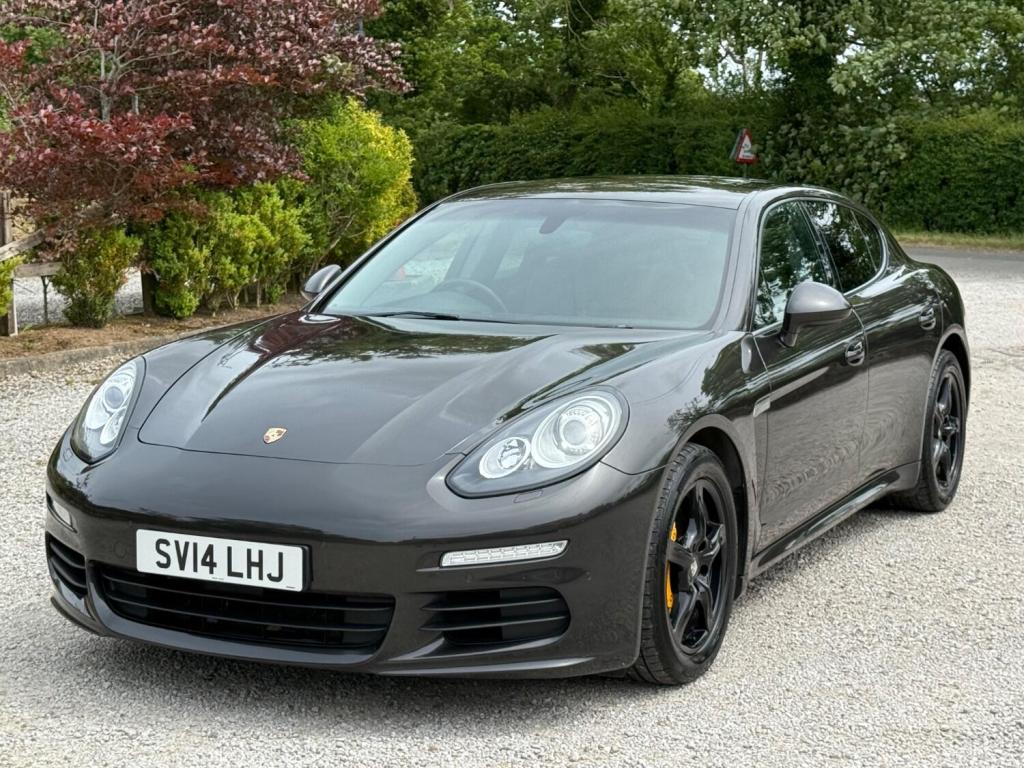 PORSCHE PANAMERA