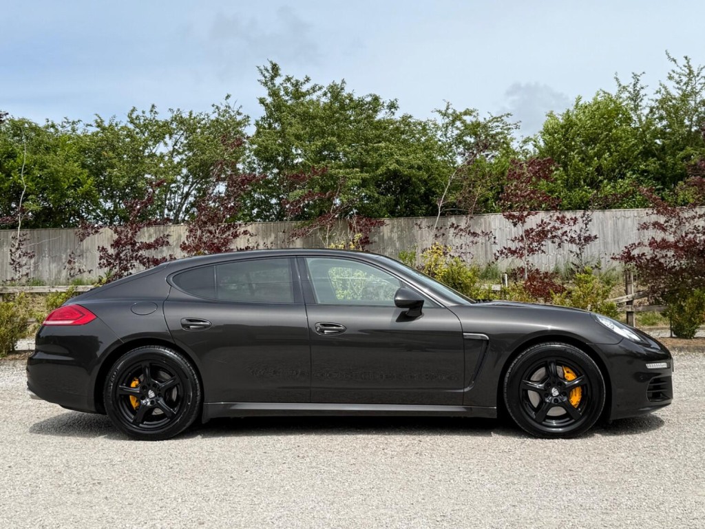 View PORSCHE PANAMERA 3.0 D V6