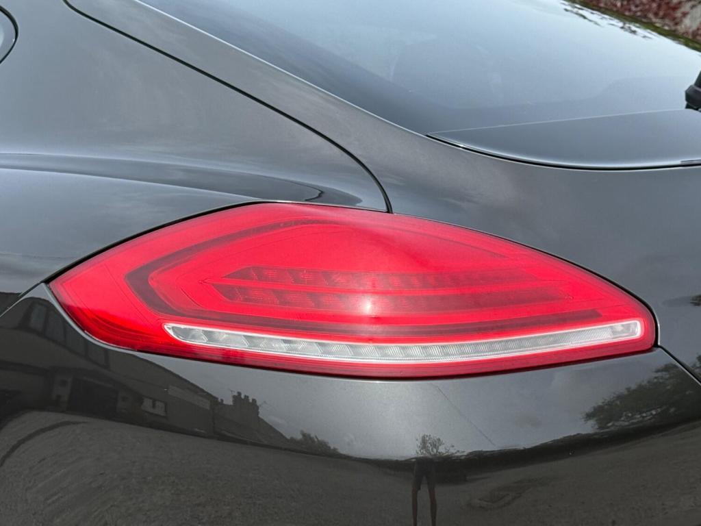 PORSCHE PANAMERA