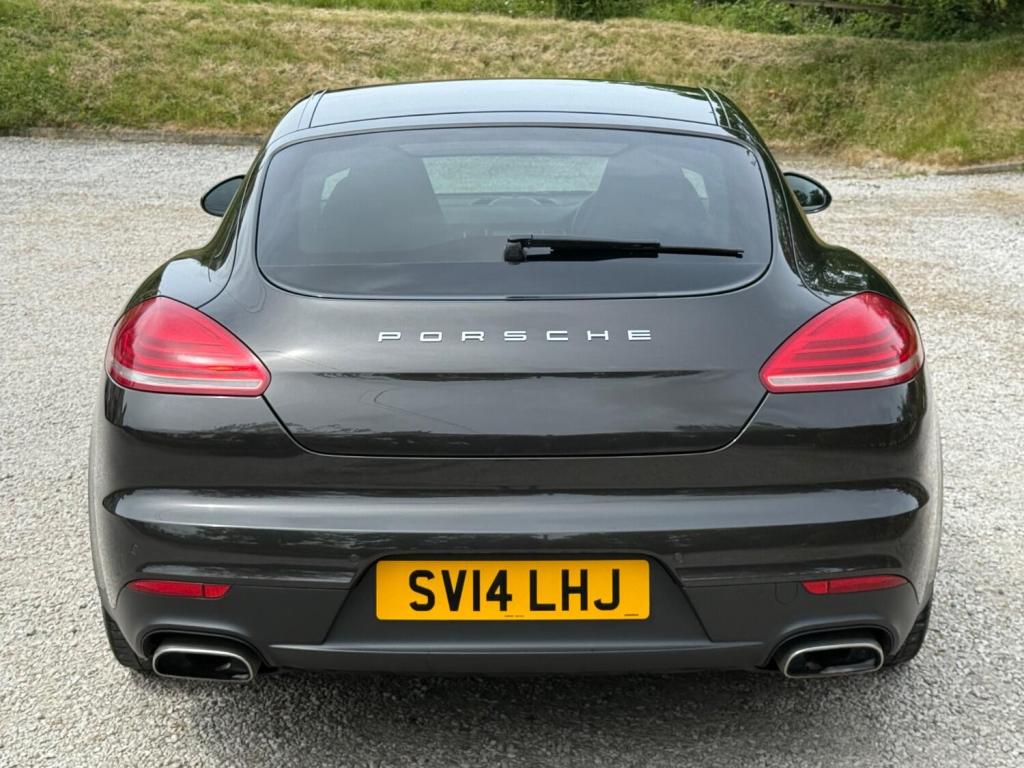 PORSCHE PANAMERA
