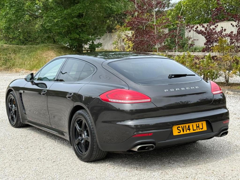 PORSCHE PANAMERA