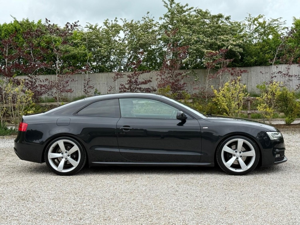 View AUDI A5 2.0 TDI Black Edition