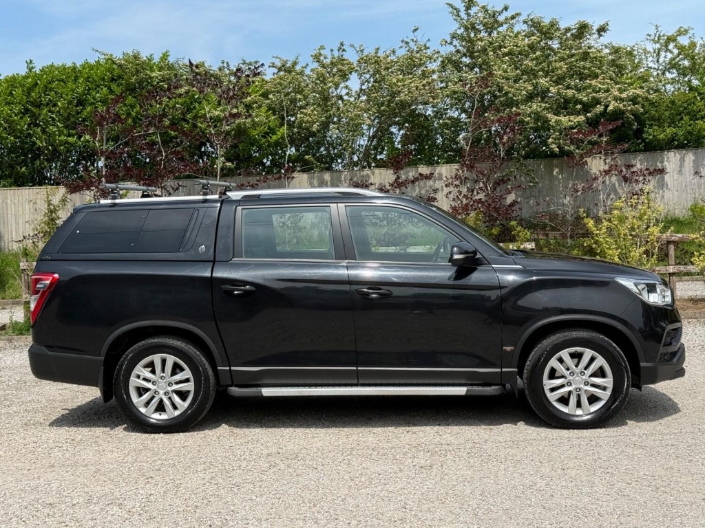 View SSANGYONG MUSSO 2.2 D Saracen