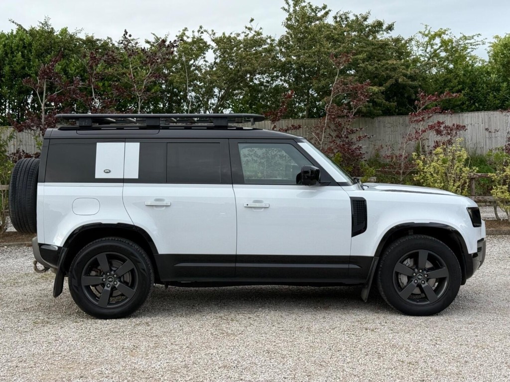 View LAND ROVER DEFENDER 110 3.0 D300 MHEV X-Dynamic HSE