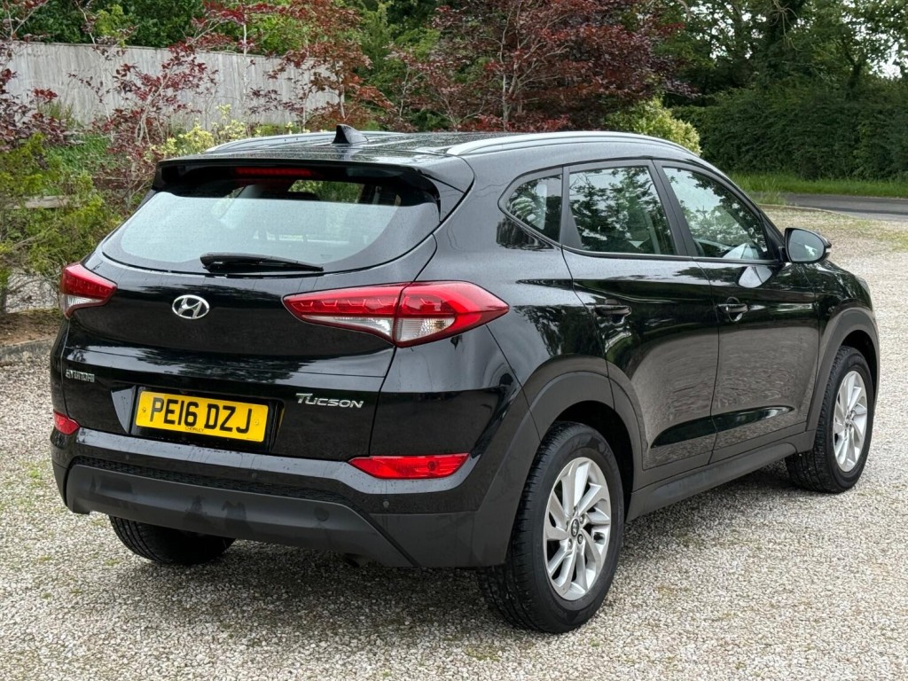 View HYUNDAI TUCSON 1.7 CRDi Blue Drive SE Nav