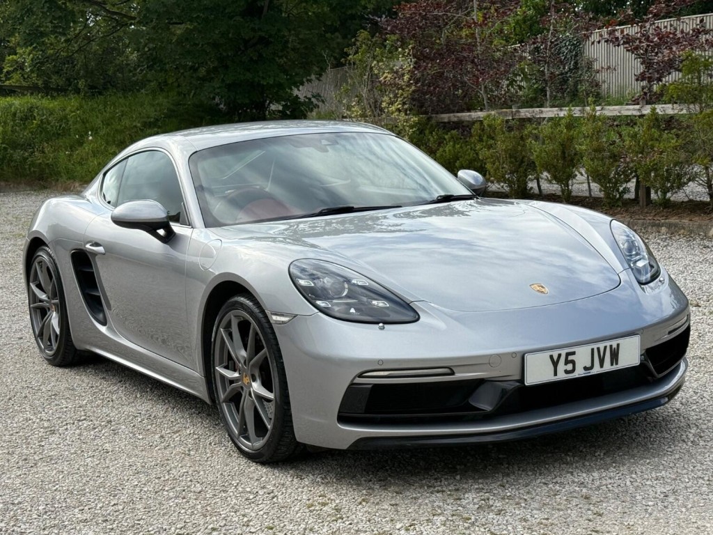 View PORSCHE 718 2.0 T