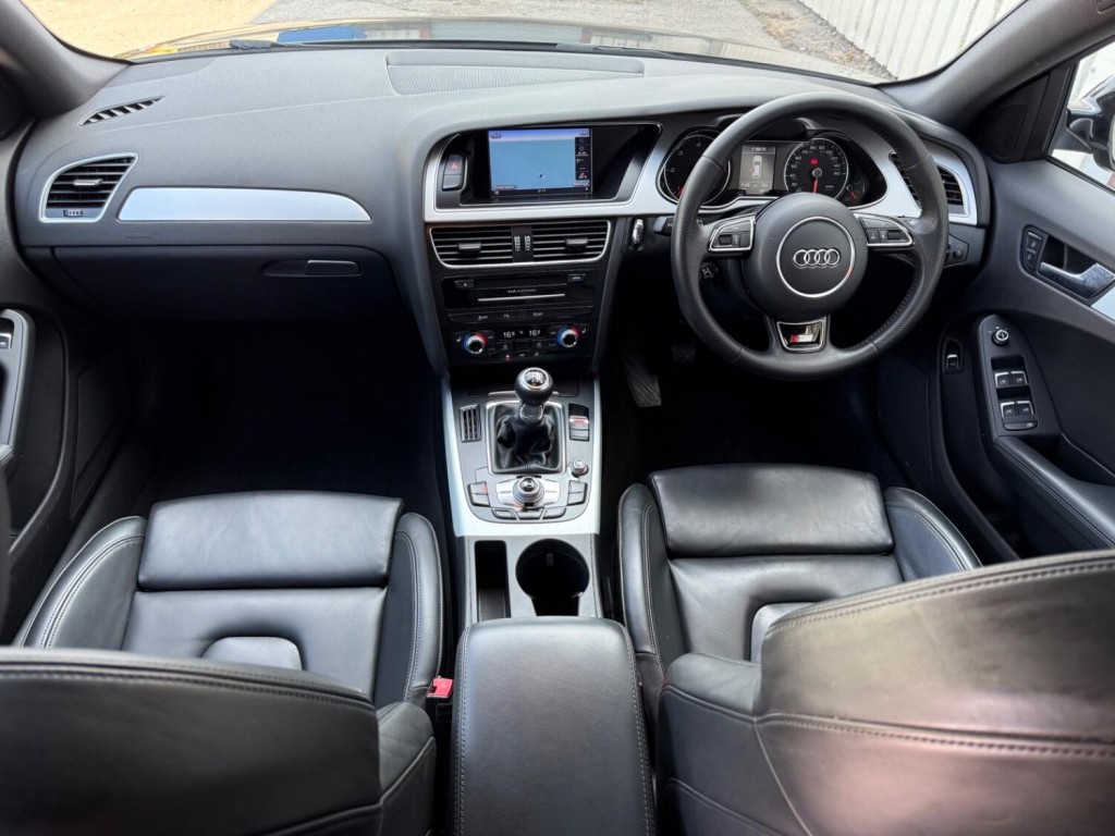 AUDI A4 AVANT