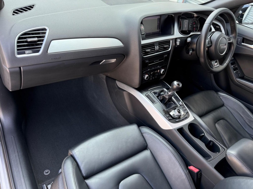 AUDI A4 AVANT