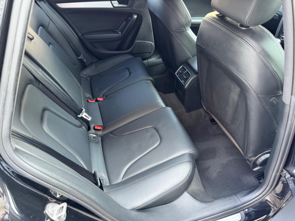 AUDI A4 AVANT