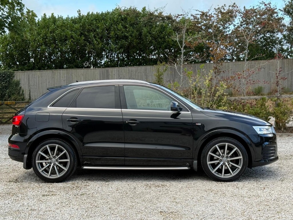 View AUDI Q3 2.0 TDI S line Plus