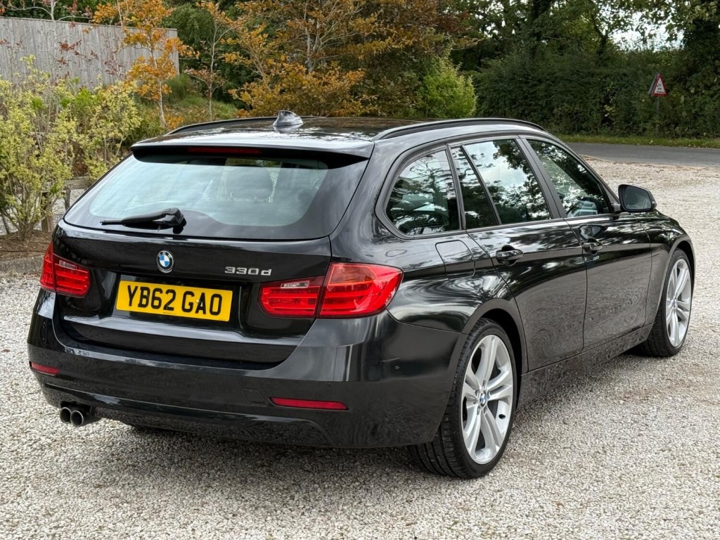 View BMW 3 SERIES 3.0 330d SE Touring