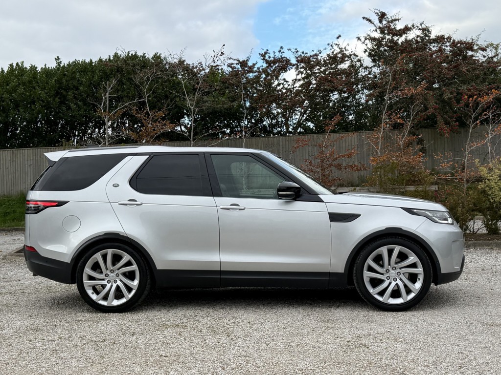 View LAND ROVER DISCOVERY 2.0 SD4 SE