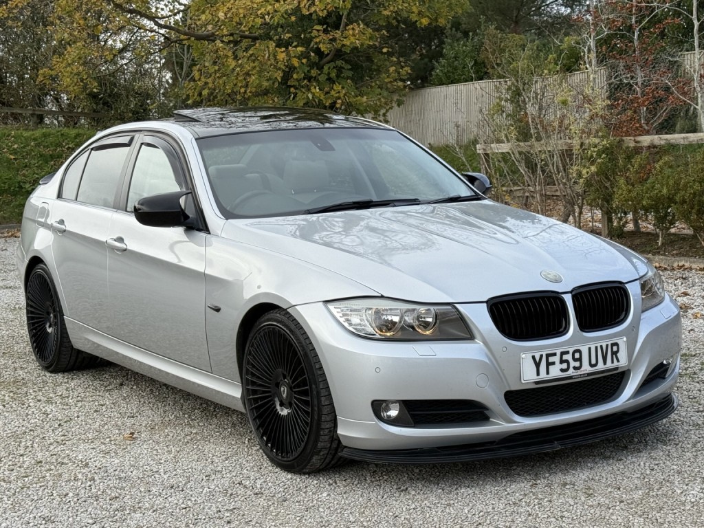 View BMW 3 SERIES 3.0 330i SE Saloon