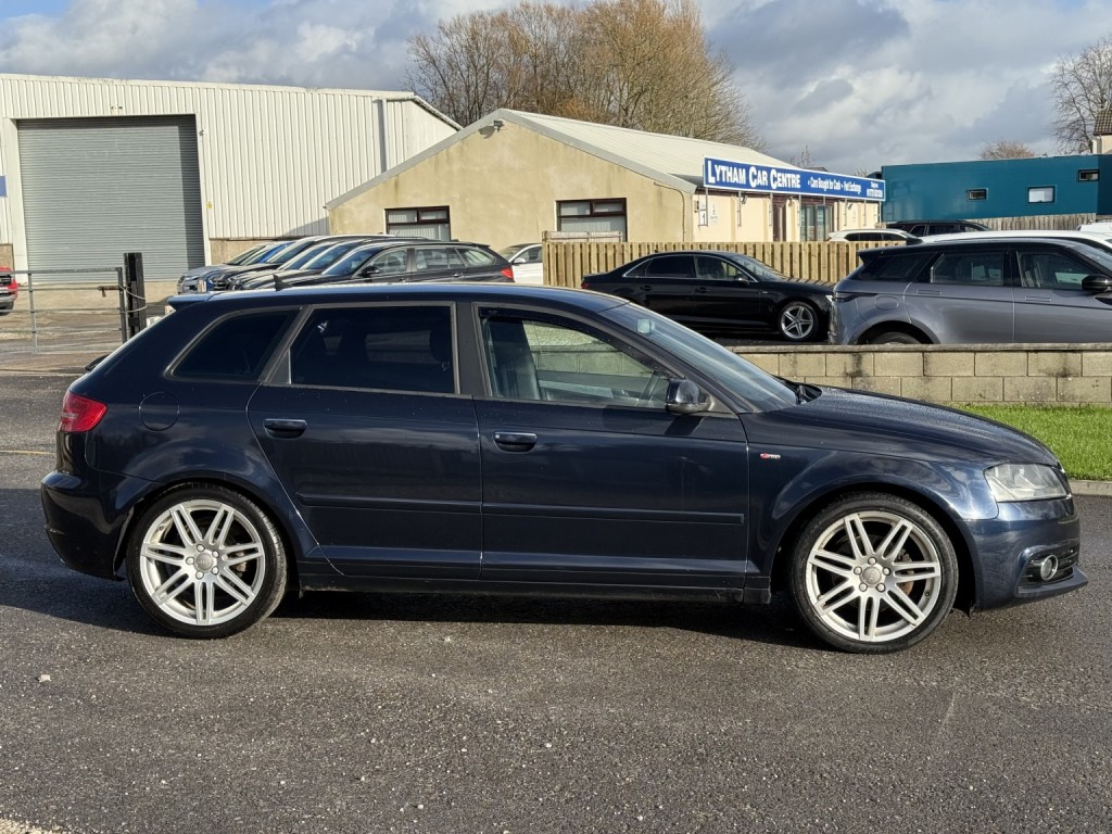 View AUDI A3 2.0 TDI S line
