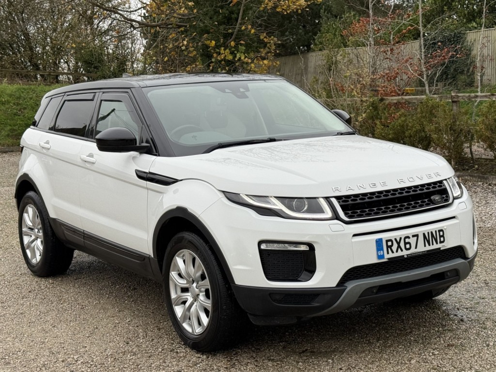 View LAND ROVER RANGE ROVER EVOQUE 2.0 eD4 SE Tech