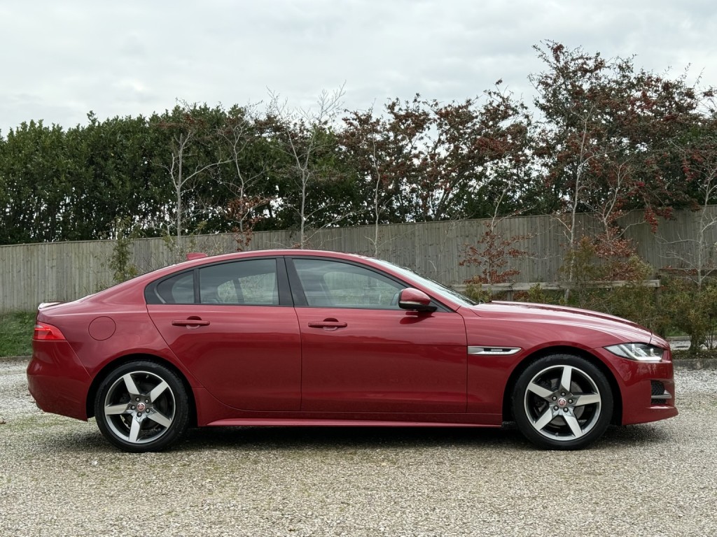 View JAGUAR XE 2.0 d R-Sport