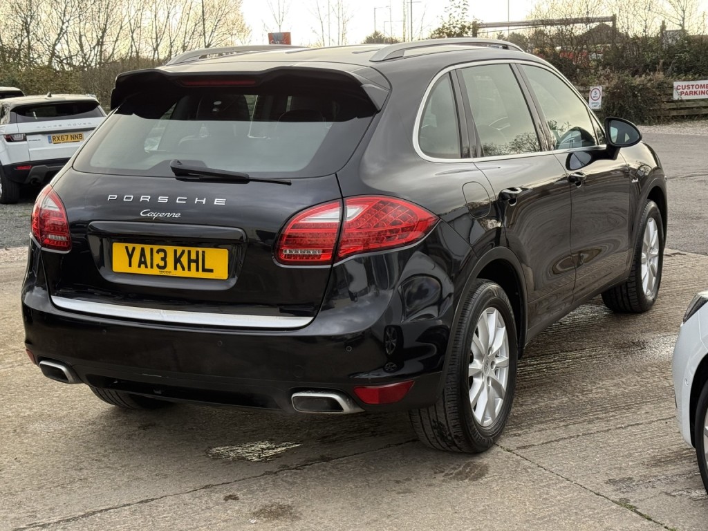 View PORSCHE CAYENNE 3.0 TD V6
