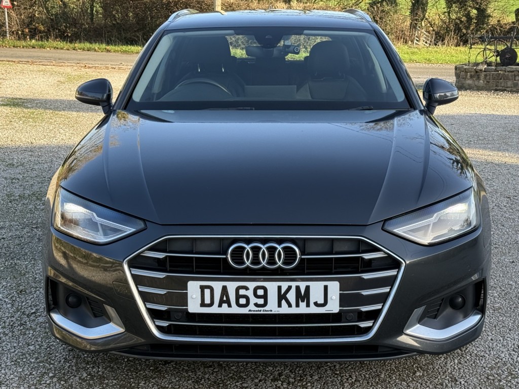 AUDI A4 AVANT