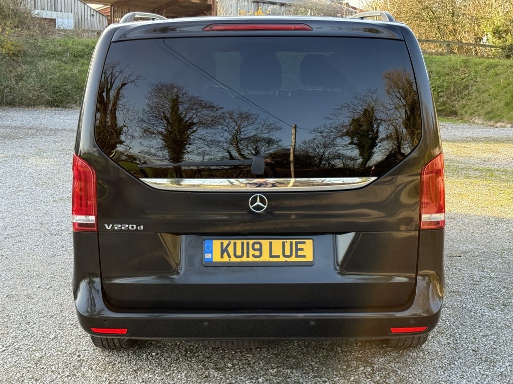 MERCEDES-BENZ V CLASS