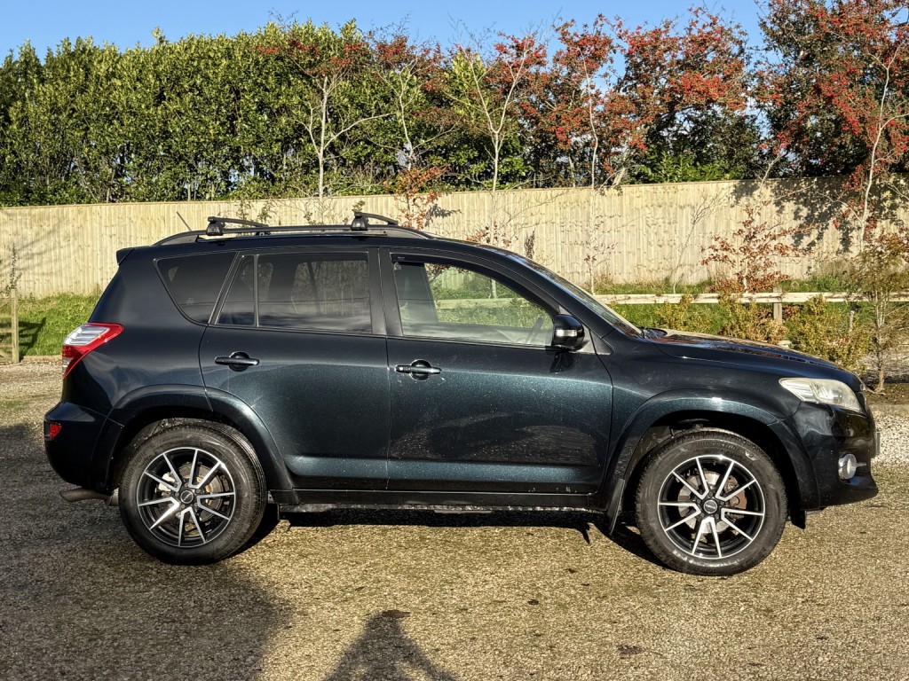 View TOYOTA RAV4 2.2 D-CAT SR