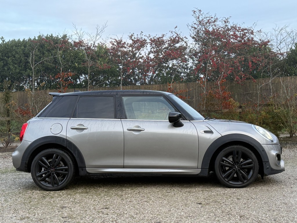 View MINI HATCH 1.5 5-Door Hatch Cooper Sport