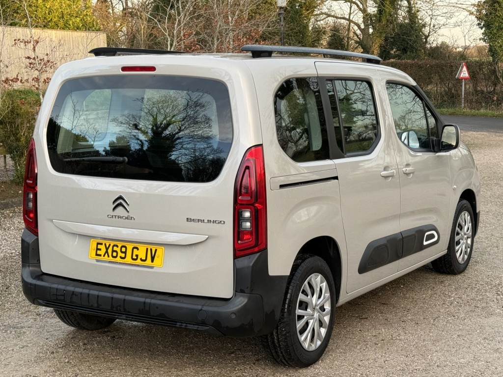 View CITROEN BERLINGO 1.5 BlueHDi Flair