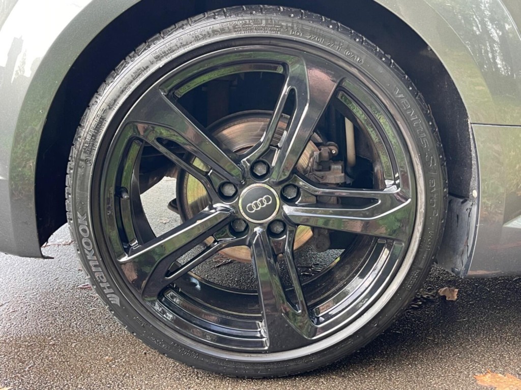 AUDI TT