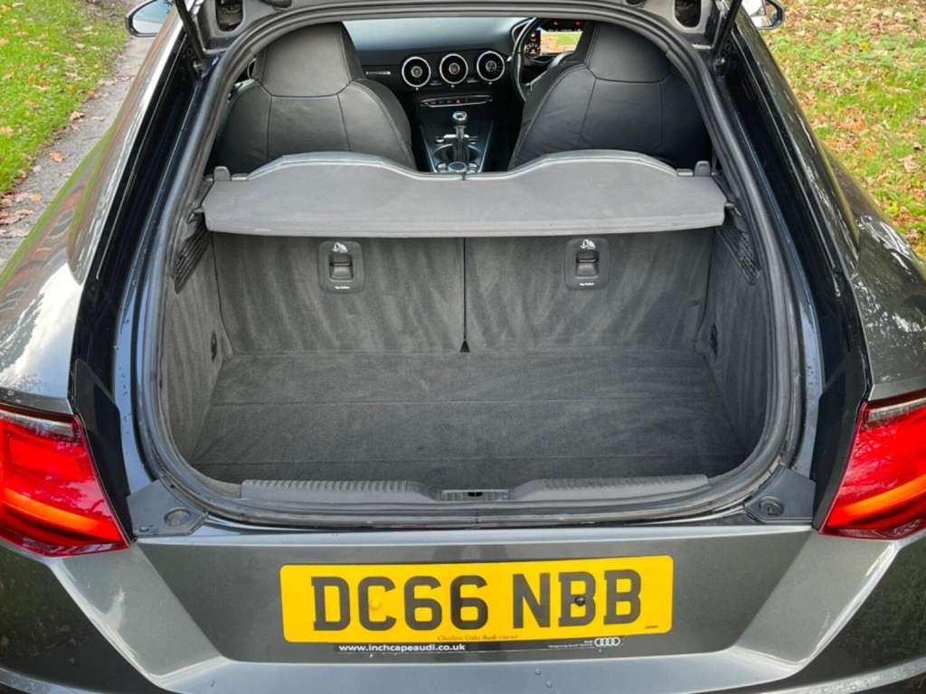 AUDI TT
