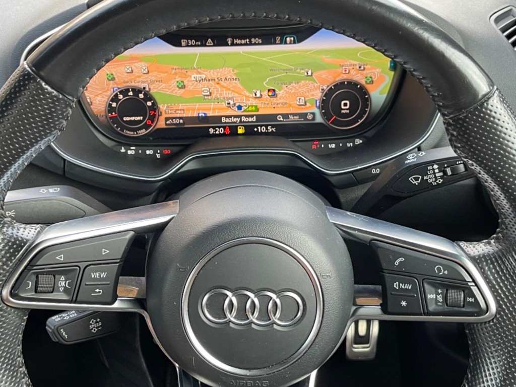 AUDI TT