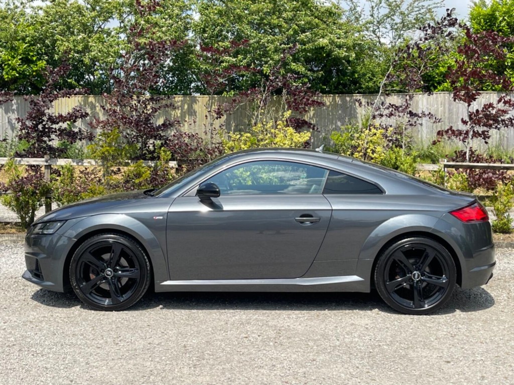 AUDI TT