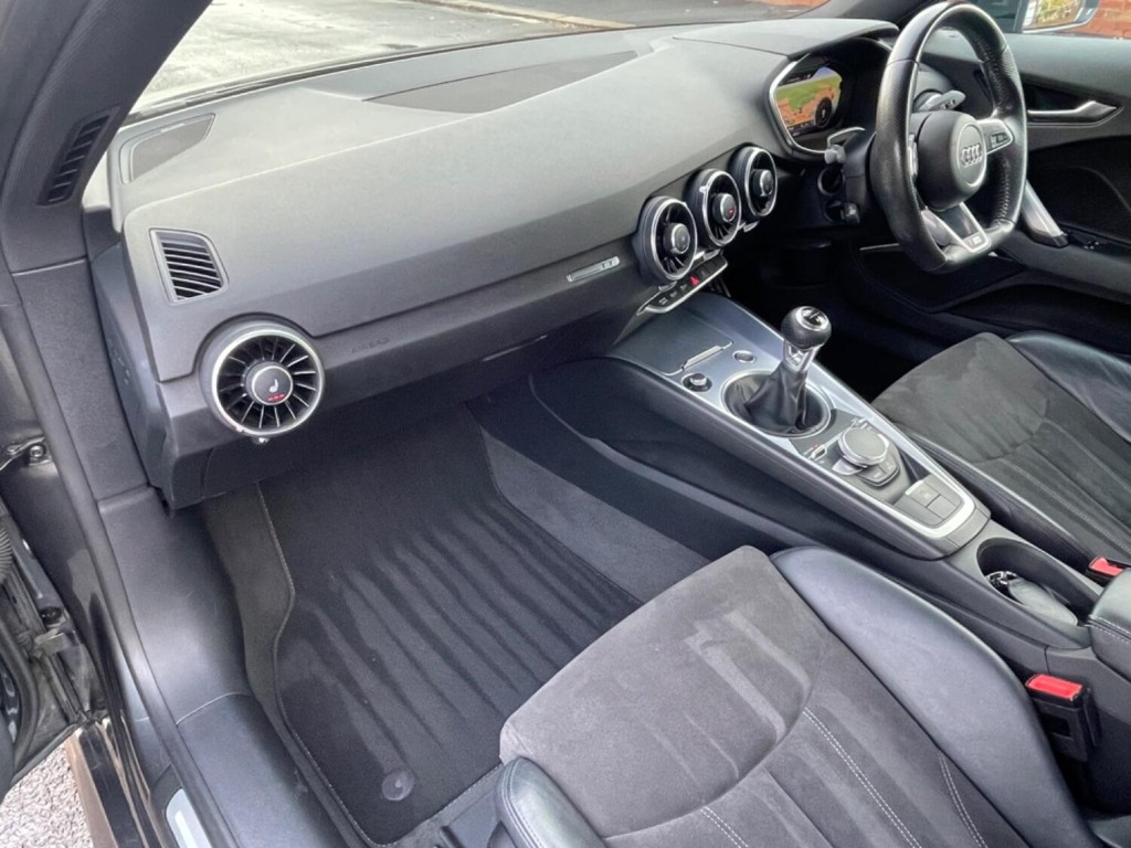 AUDI TT