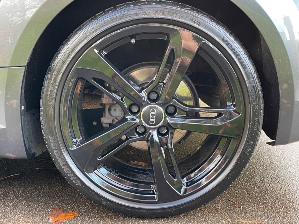 AUDI TT